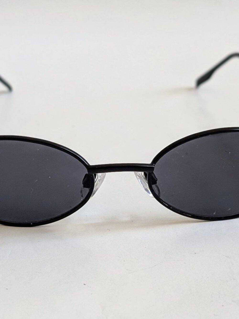 Share NWT Vintage 90's Oval Metal Sport Sunglasses (M. Black)